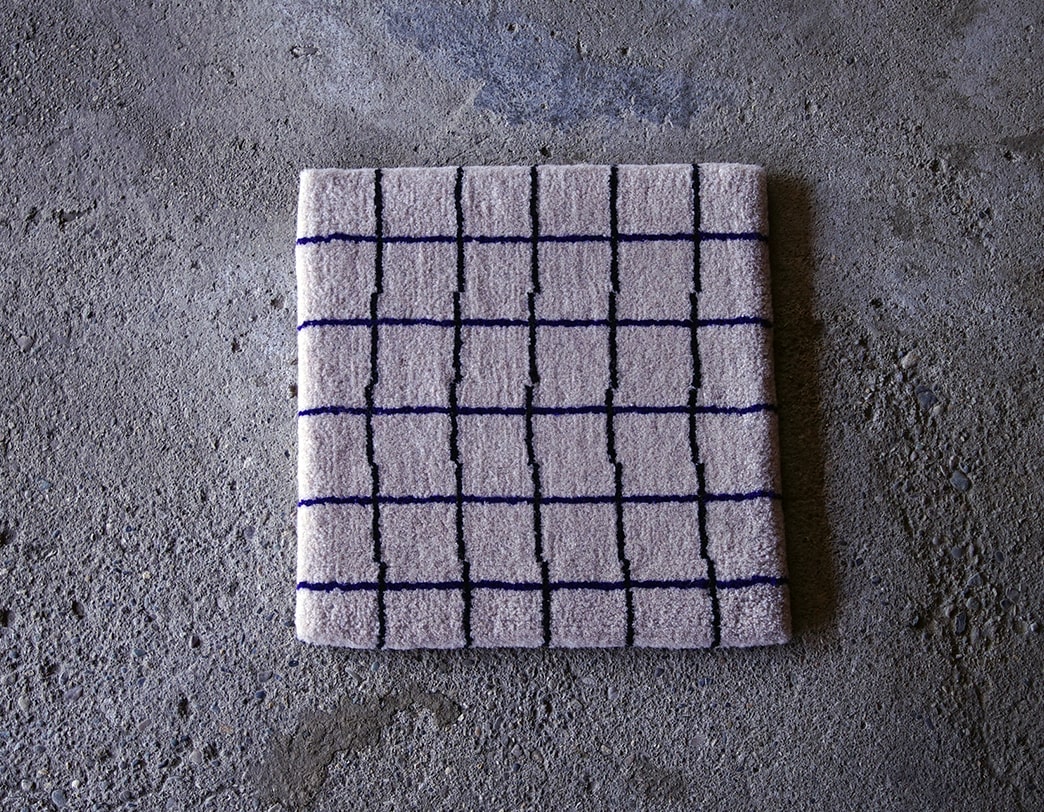 米沢緞通 気まぐれ格子(紫×黒)