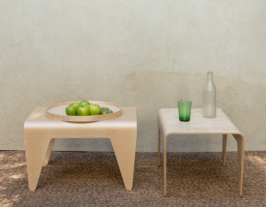 ネスティングテーブル Nesting Table