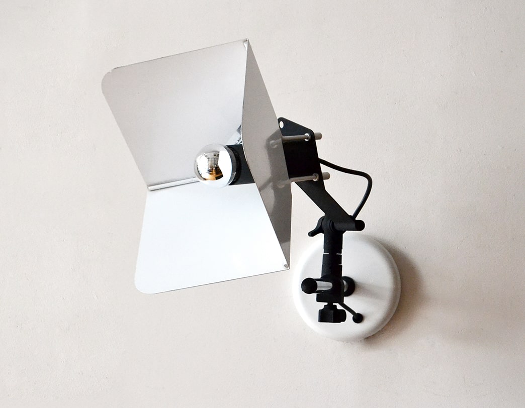 Triedro Wall Light
