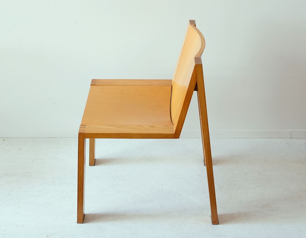 SE15 Chair