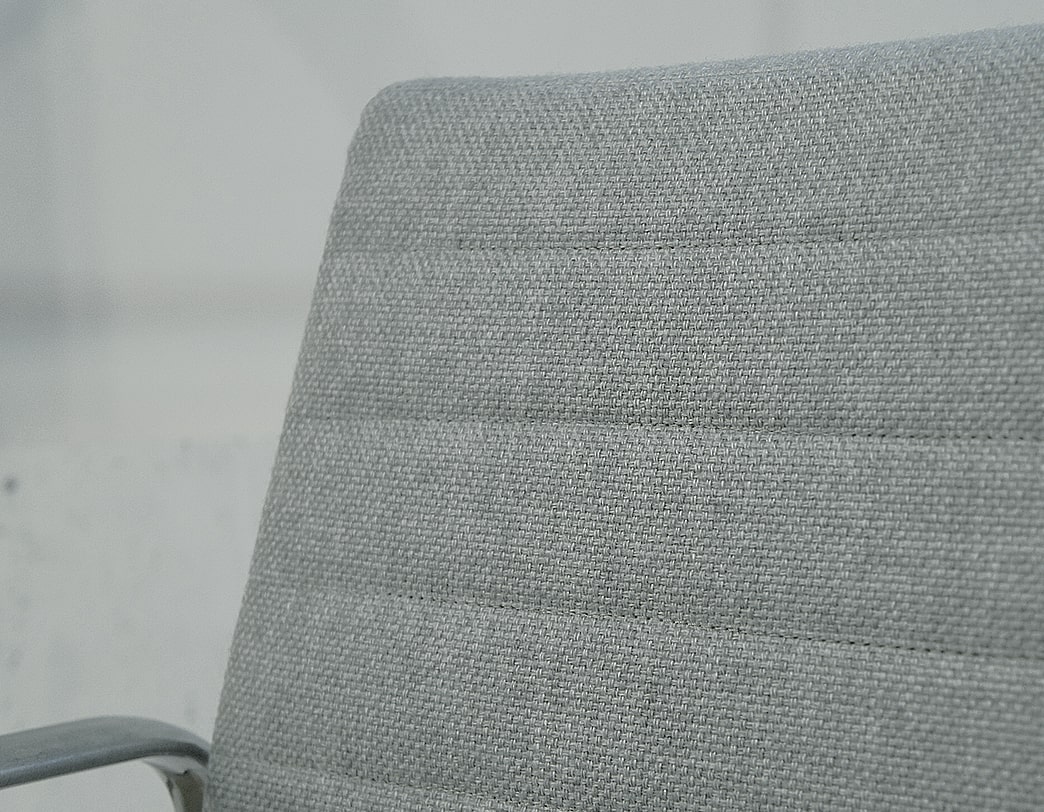 Eames Aluminum Group Management Chair / Charles & Ray Eames