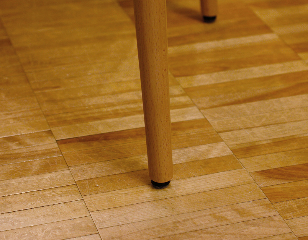 クロスフレームチェア