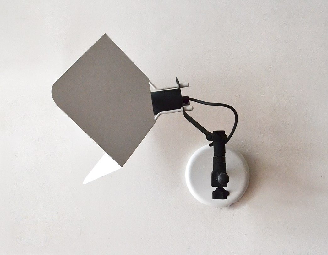Triedro Wall Light