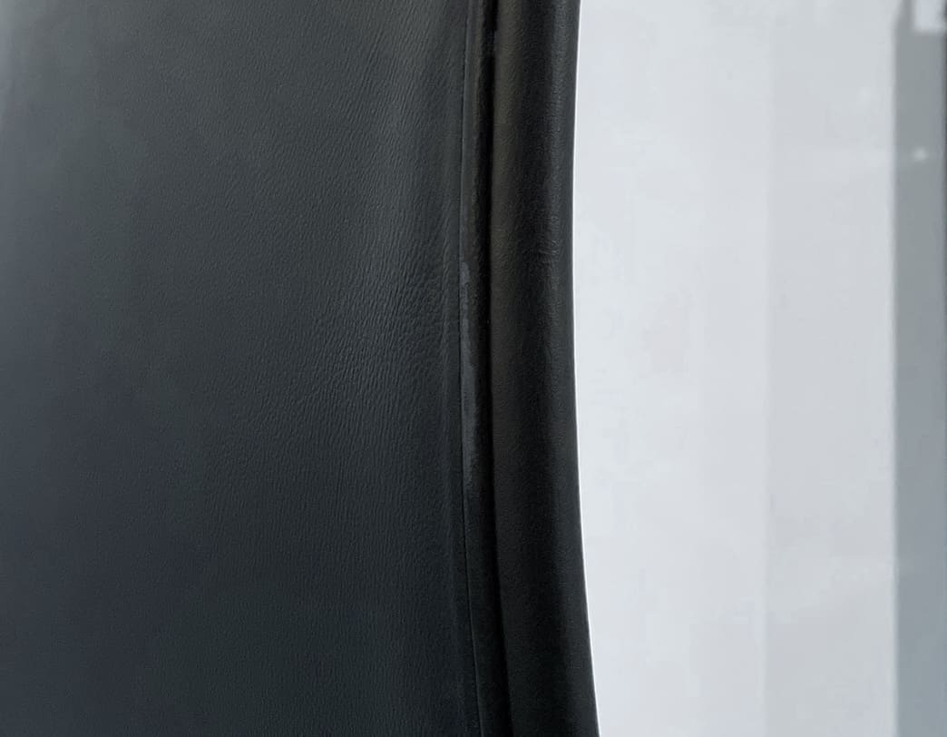 Oxford High Back Chair Leather / Arne Jacobsen