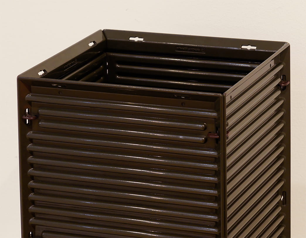 Synthesis45 Paper basket / Ettore Sottsass