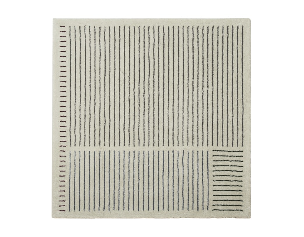 Graphic Rug quiet.